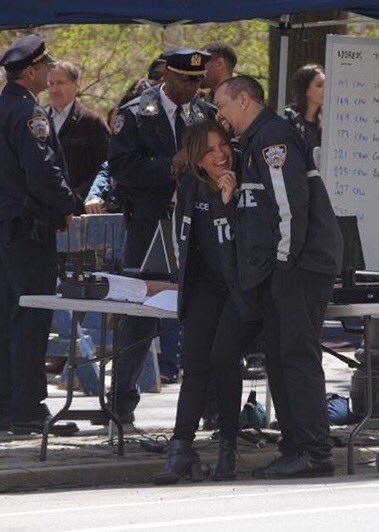 Mjrlovr's tweet photo. Mom: why are smiling at your phone like that?                                                        My phone:                                                       #SVU500 #ilovethesetwo https://t.co/wDeiM4qGR3