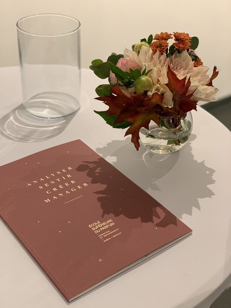 Nad_Alves's tweet photo. 🎉 C’est partiiiiiiiii pour les 10 ans de l’École Supérieure du Parfum !!! 

#HappyBDay #10ansParfum #ADEducation https://t.co/p5DmQ8ng6T