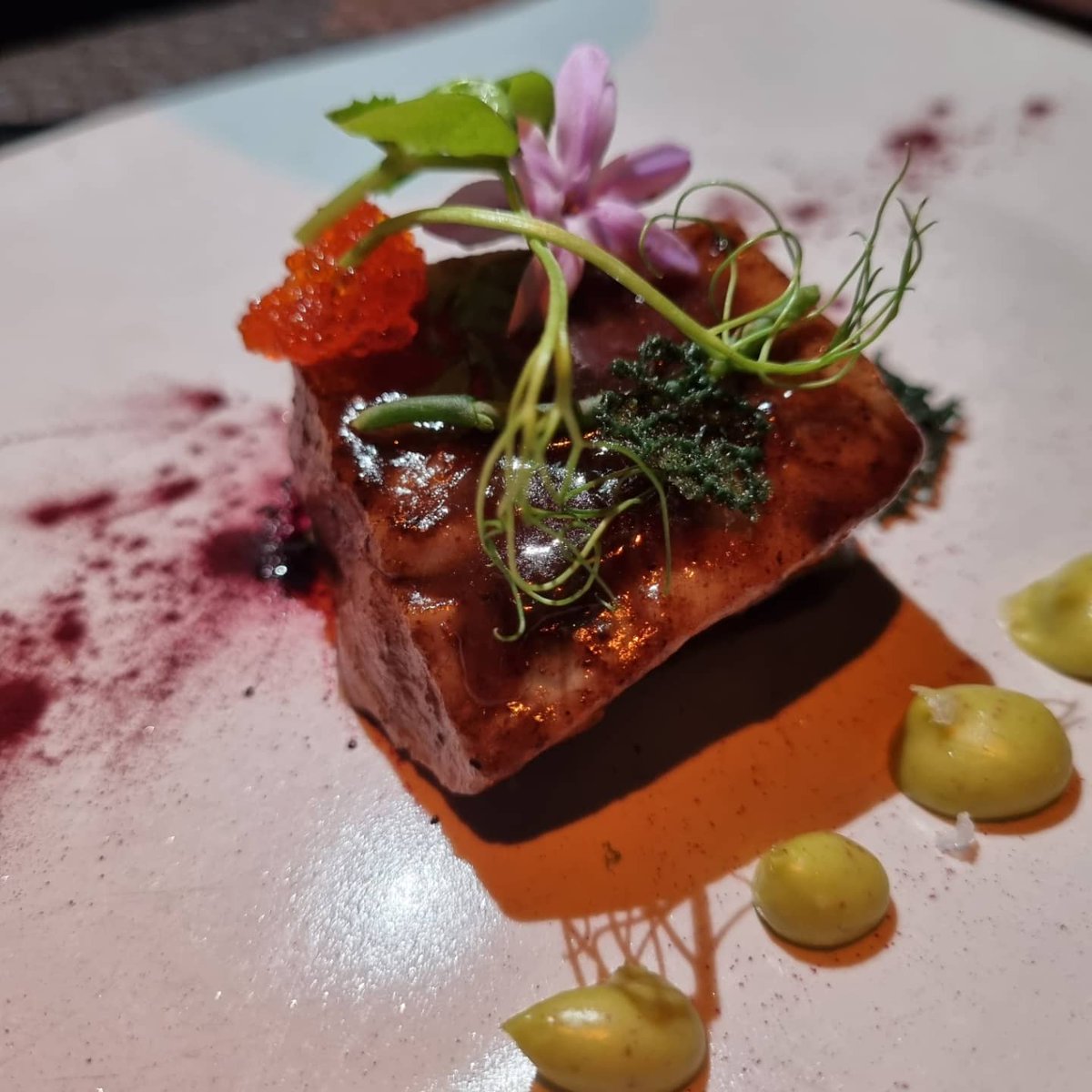 madridmeenamora's tweet photo. El restaurante Zielou estrena nueva carta con propuestas sorprendentes que conservan el estilo gastronómico irreverente del chef Kiko Solís 👉 https://t.co/VUHKWJ2MCa #gastronomia #foodporn #food #foodstragram #foodgasmic #igfood #eaaaaats #vscocam #vscofood #eat #Gastronomia https://t.co/TDBCovaVwq