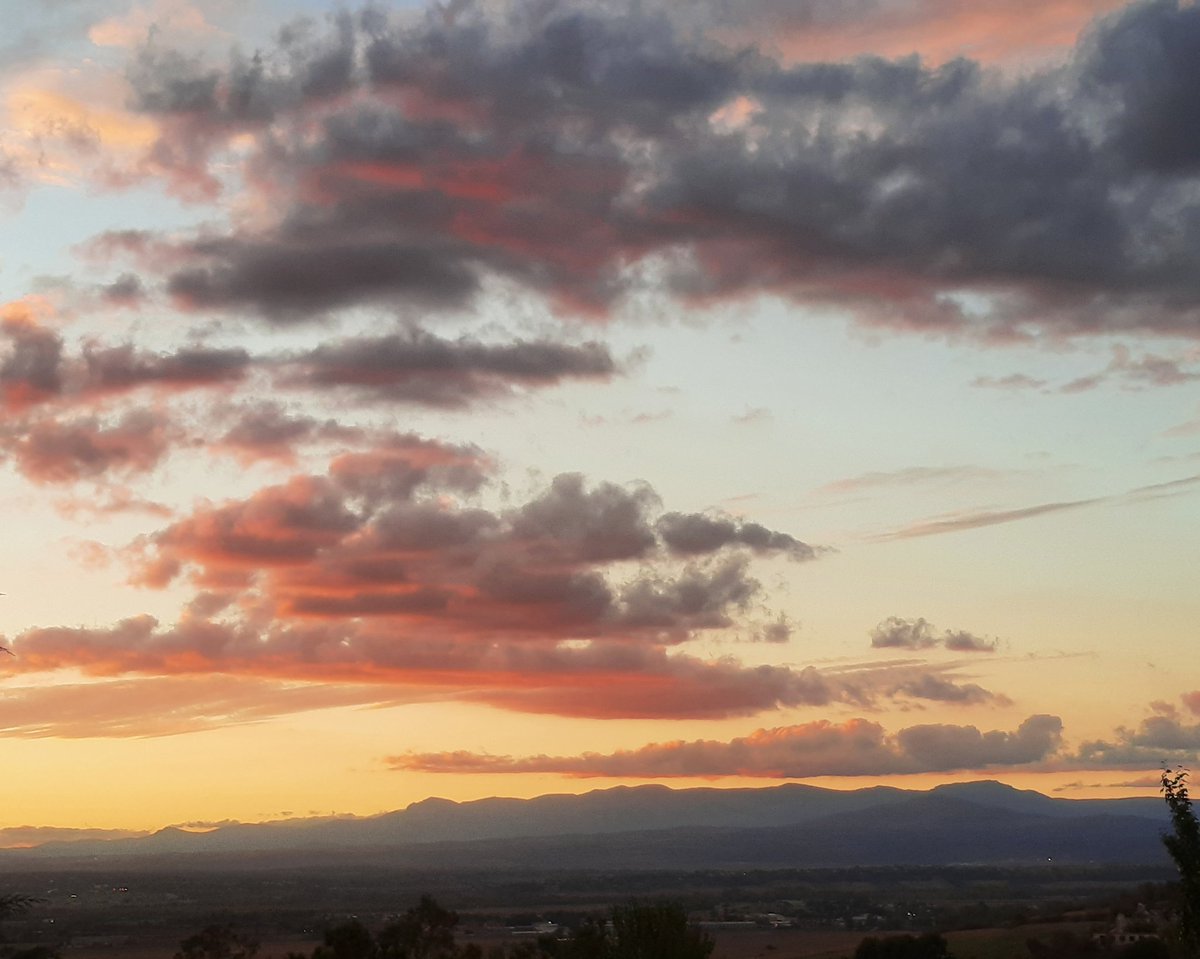 celesgalan64's tweet photo. #órdagoalagrande
A la #nube , claro 😄😄😄
#atatdecer
#Madrid https://t.co/0AaAvxX8pl