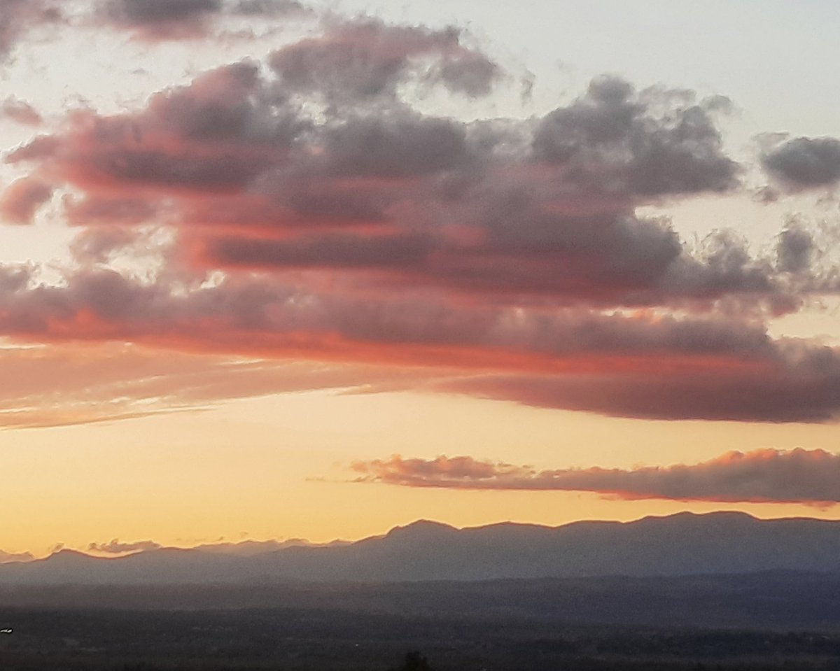 celesgalan64's tweet photo. #órdagoalagrande
A la #nube , claro 😄😄😄
#atatdecer
#Madrid https://t.co/0AaAvxX8pl
