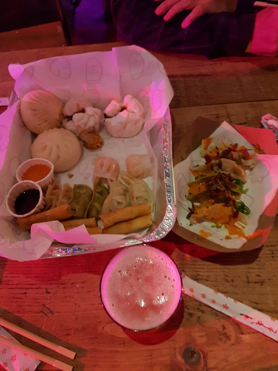 BombGirl's tweet photo. #craftbeercalling #eveningmeal when hunger strikes go big @baobun #supportyourlocal
@craftbeerncl https://t.co/XH7UHRwDmp
