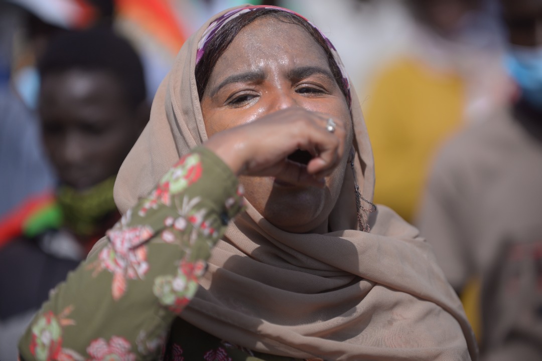 SudanPMHamdok's tweet photo. أحيي الملايين من مواطنات ومواطني بلادي في هذا اليوم العظيم، الذكرى 57 لثورة أكتوبر المجيدة، الذين خرجوا اليوم في كل مُدُن وأرياف البلاد، ودول المهجر، ليؤكدون تمسكهم بالتحول المدني الديموقراطي وشعار ثورة ديسمبر (حرية سلام وعدالة والمدنية خيار الشعب).

#مستقبل_وطن
#مليونية21اكتوبر https://t.co/VoYGB72mfJ