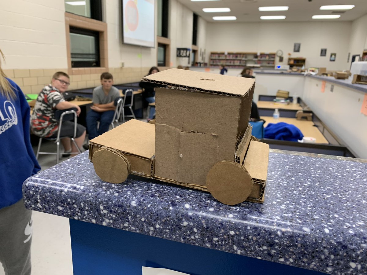 techteach81's tweet image. More creative designs for Something that rolls! @MrsW_PJHS @HarperPJH #STEMiscool