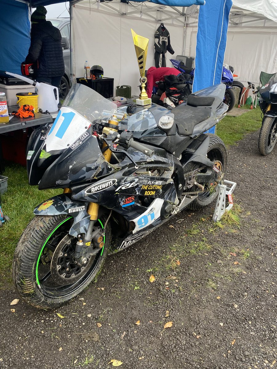 freddriversmith's tweet photo. Not a bad end to the year manged to get another 3rd then a highside in the last one of the year 😂🤦🏼‍♂️🏆 #racing #r6 #thundersport https://t.co/M7mciZxQuC