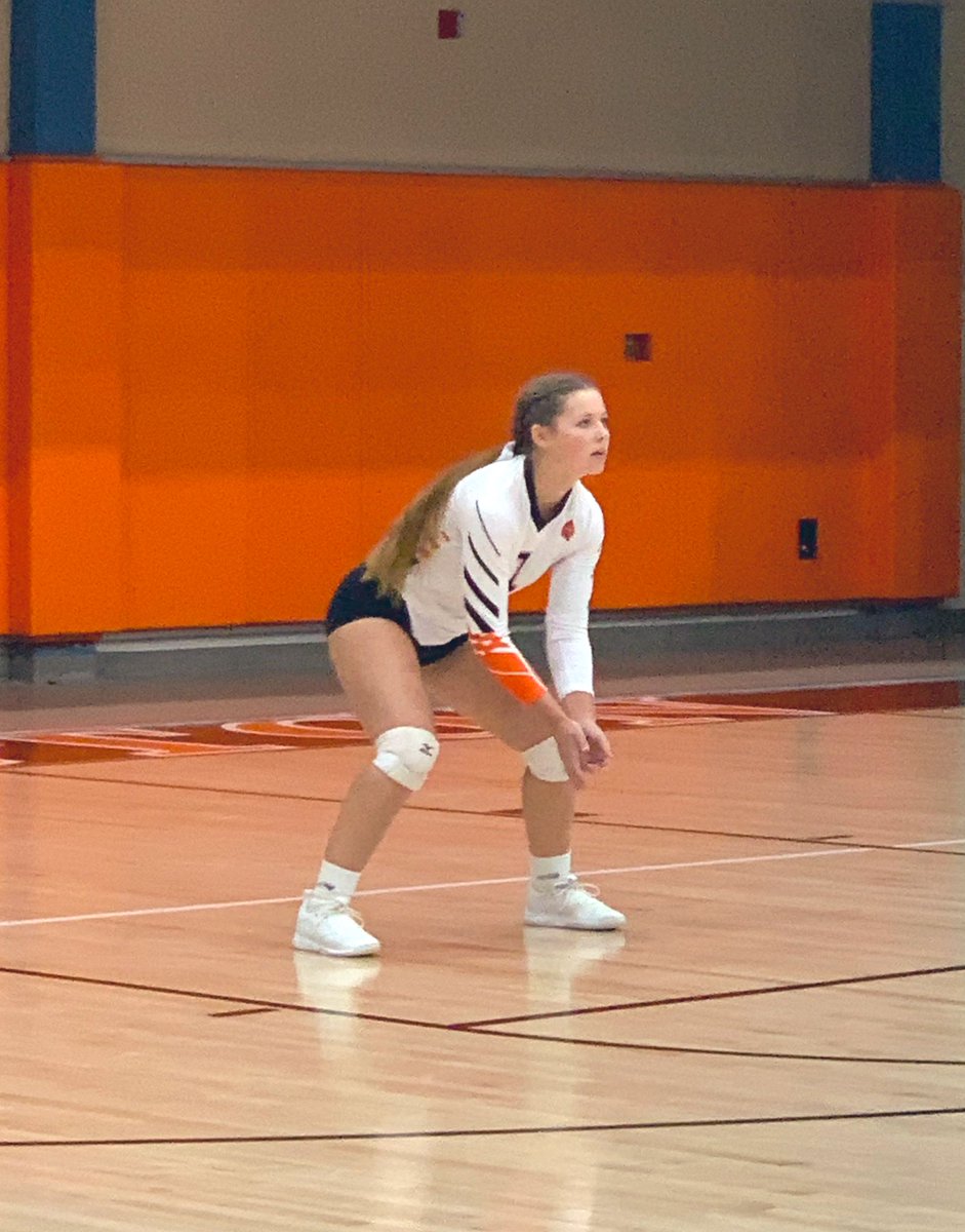 Jena Rhoads, Senior, Libero 
🏐2nd Team All SBAAC🏐

Jena leads the team in digs with 214!  She also tallied 36 assists, 2 kills, and 24 service aces this season. Congratulations, Jena!