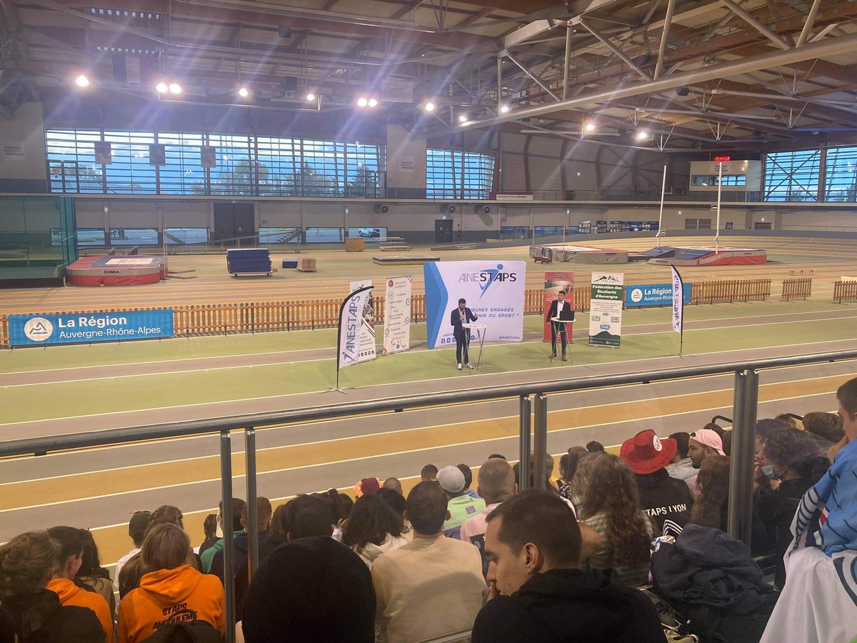 bedapsdijon's tweet photo. Le @BEDAPS1 participe au 45ème Congrès de l’@ANESTAPS 💪🏼 Nous sommes accueillis par le @Bde_Staps_Clf et le président de l’ANESTAPS, @Loic_ROSETTI ! https://t.co/ZxYKCrm7Bb