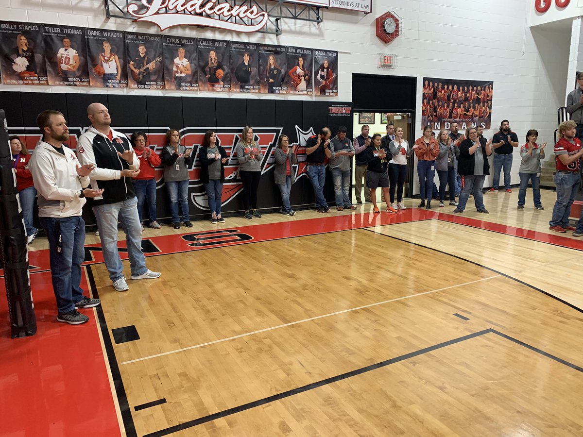 Jeff Ellis-BBPS (@jellis312000) on Twitter photo Just wanted to show our respect ✊ & congratulate our State Championship <a href="/BOWGIRLSGOLF/">Broken Bow Girls Golf</a> team as well as wish our <a href="/bow_xc/">Broken Bow XC</a> teams good luck at State tomorrow #GoBow <a href="/BBHSINDIANSS/">Broken Bow Indians 🏹</a> Just wanted to show our respect ✊ & congratulate our State Championship <a href="/BOWGIRLSGOLF/">Broken Bow Girls Golf</a> team as well as wish our <a href="/bow_xc/">Broken Bow XC</a> teams good luck at State tomorrow #GoBow <a href="/BBHSINDIANSS/">Broken Bow Indians 🏹</a>
