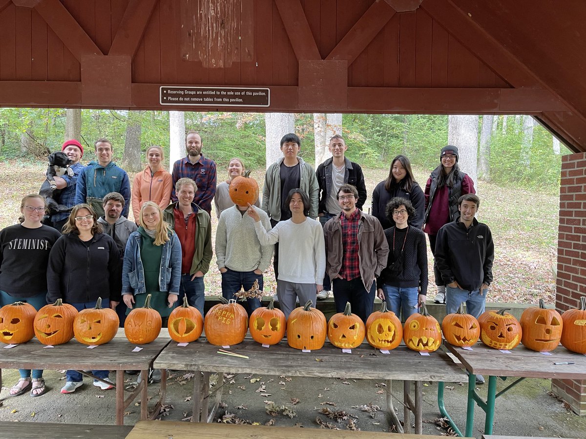 AWG_Penn_State's tweet image. Fall Fest! 🎃
We had a great turnout of 22% of the grad students, as well as some faculty, post-docs, and friends/family! This event helped us raise money for the undergrad field camp scholarships, and it gave us time to enjoy the beautiful fall weather and eat delicious food. 🍂