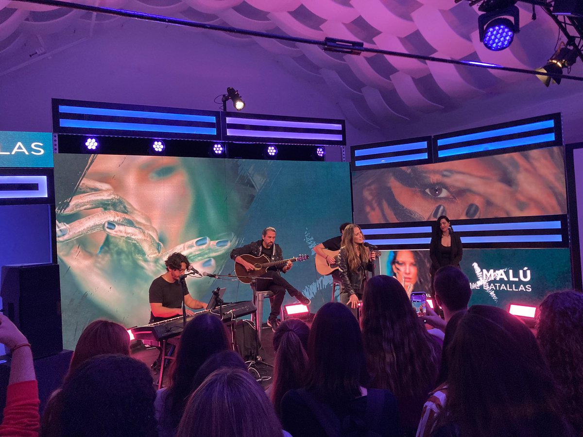 CarmeLaDiaL's tweet photo. Para vosotros, #maluleros ❤️
Qué gran disco nos espera
#MilBatallas @_MaluOficial_ 
La Jefa HA VUELTO https://t.co/KtkiIGxsXy