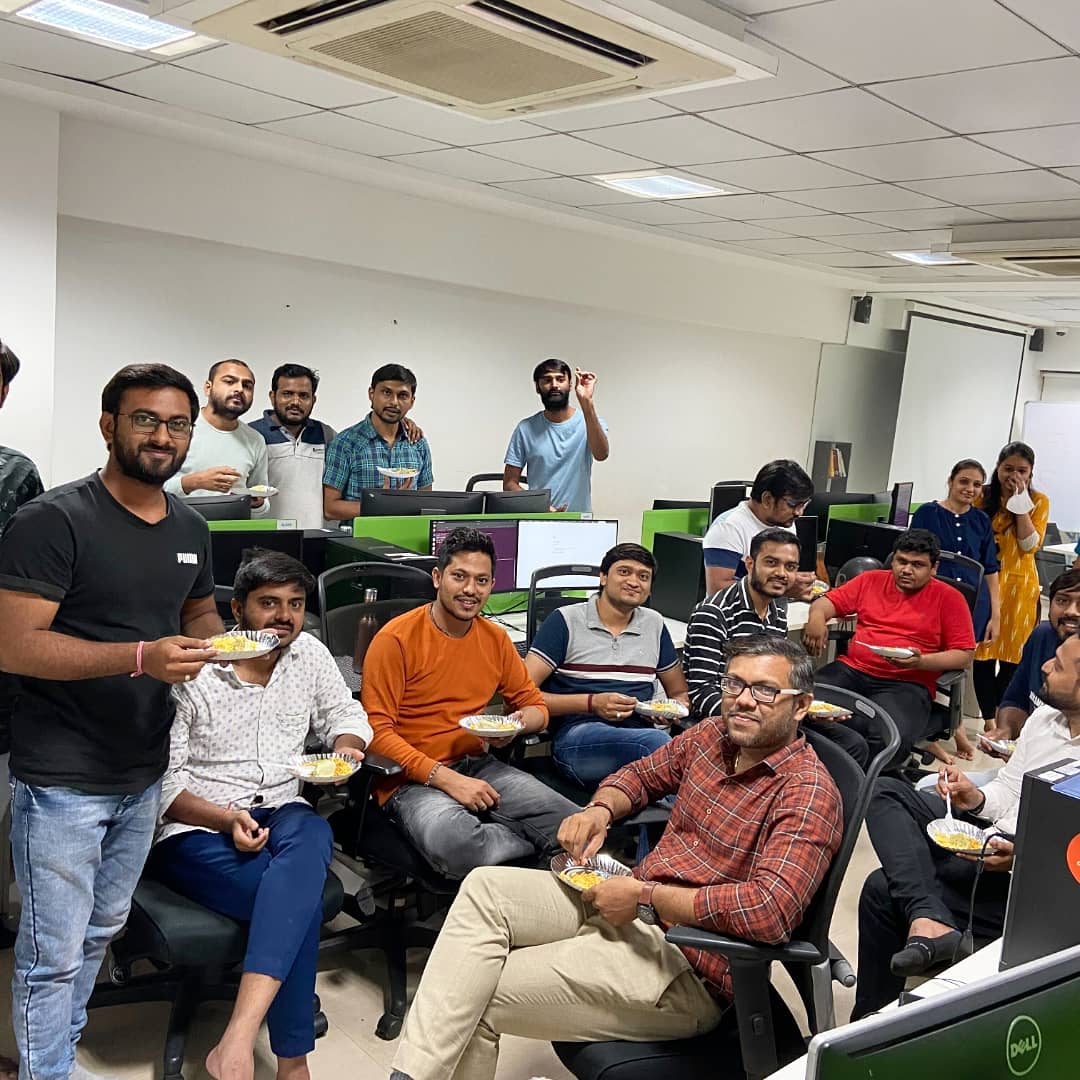 aureate_labs's tweet photo. A Family that eats together, celebrates together, stays together.

Celebrated Surati Special Festival "Chandi  padvo".

#chandipadva #Surat #Celebration https://t.co/g0UYVxiEVw