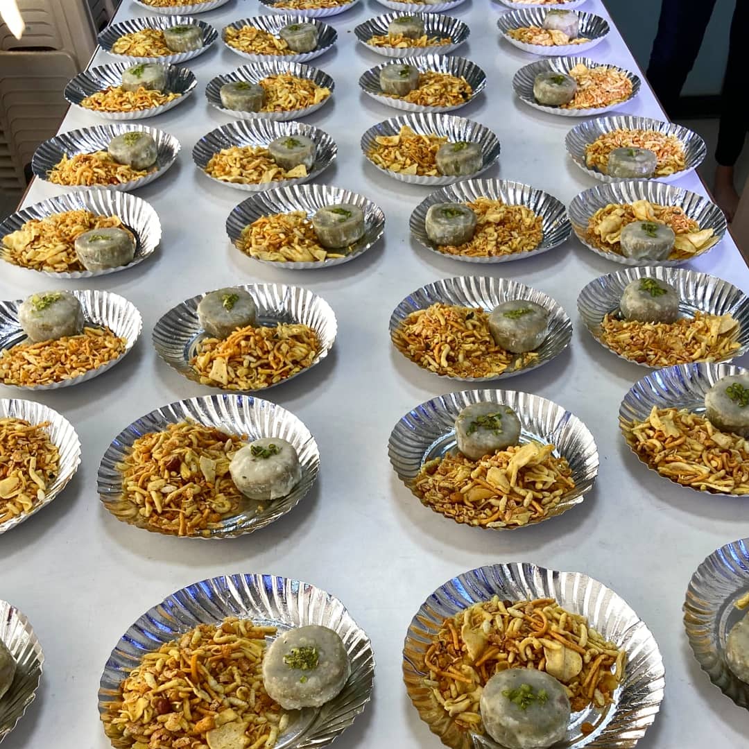 aureate_labs's tweet photo. A Family that eats together, celebrates together, stays together.

Celebrated Surati Special Festival "Chandi  padvo".

#chandipadva #Surat #Celebration https://t.co/g0UYVxiEVw