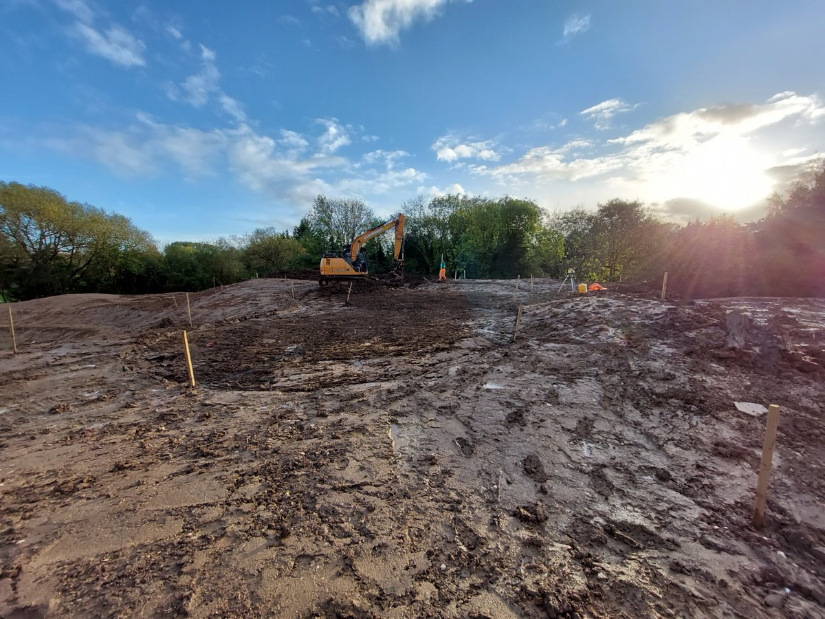 Another golf green on the Steve Ritson-designed junior golf course is shaping up nicely thanks to Richard and Colin of John Greasleys. And the ducks have already moved into the pond! #steveritsongolfarchitect #greentygerdesign @greasleygolf   #golfrangedesign