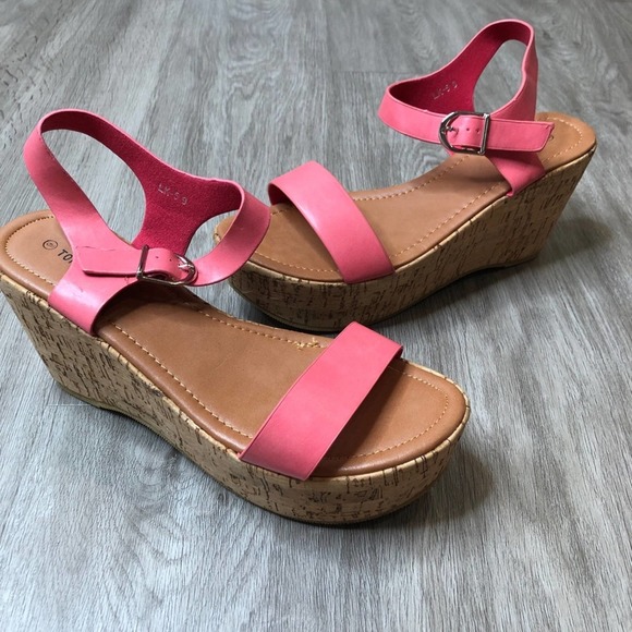 monimightbe's tweet photo. So good I had to share! Check out all the items I'm loving on @Poshmarkapp #poshmark #fashion #style #shopmycloset #clarks #topmoda #polobyralphlauren: https://t.co/PPM6oyXfn7 https://t.co/YtqyZLiugt