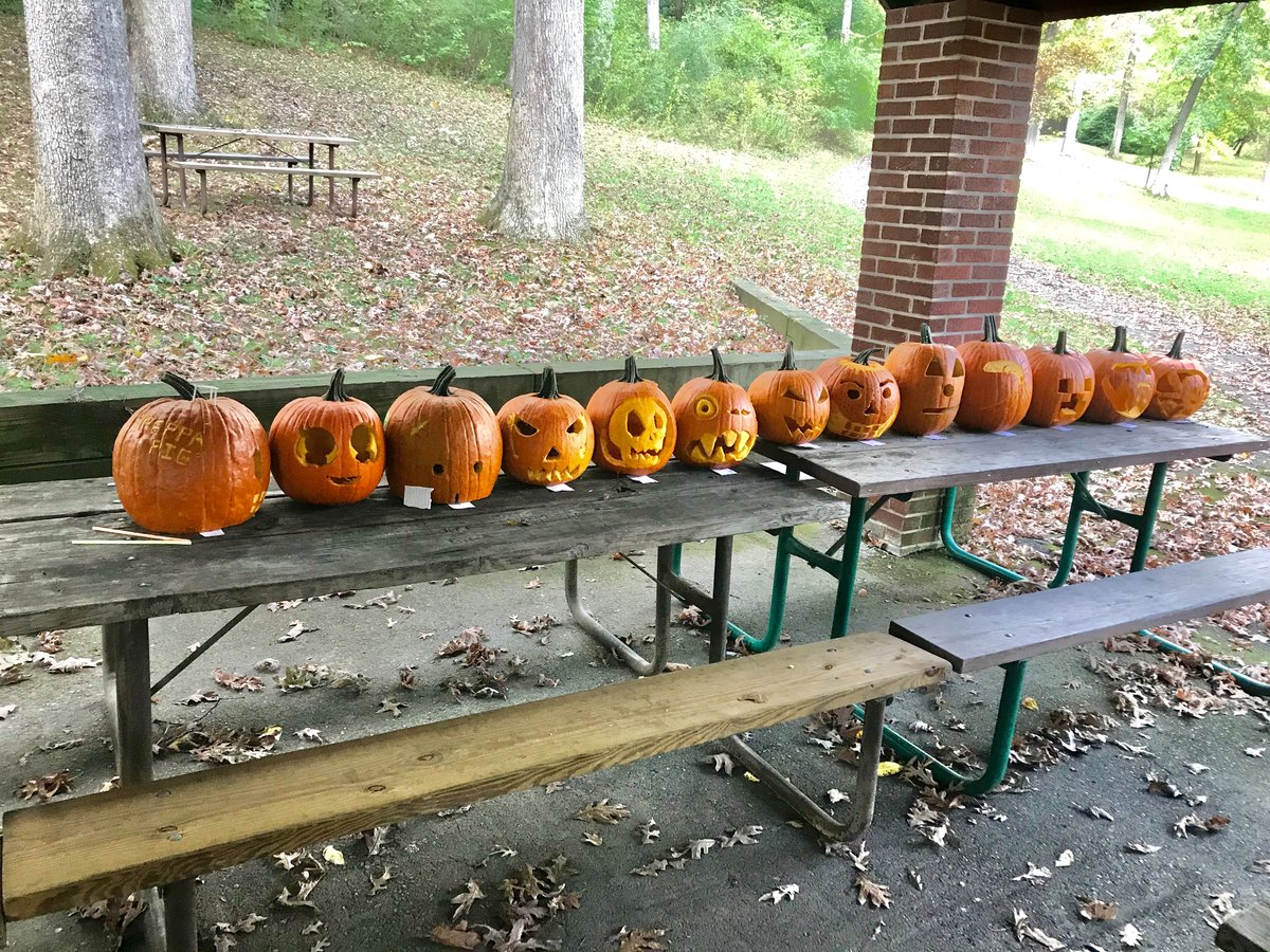 AWG_Penn_State's tweet image. Fall Fest! 🎃
We had a great turnout of 22% of the grad students, as well as some faculty, post-docs, and friends/family! This event helped us raise money for the undergrad field camp scholarships, and it gave us time to enjoy the beautiful fall weather and eat delicious food. 🍂