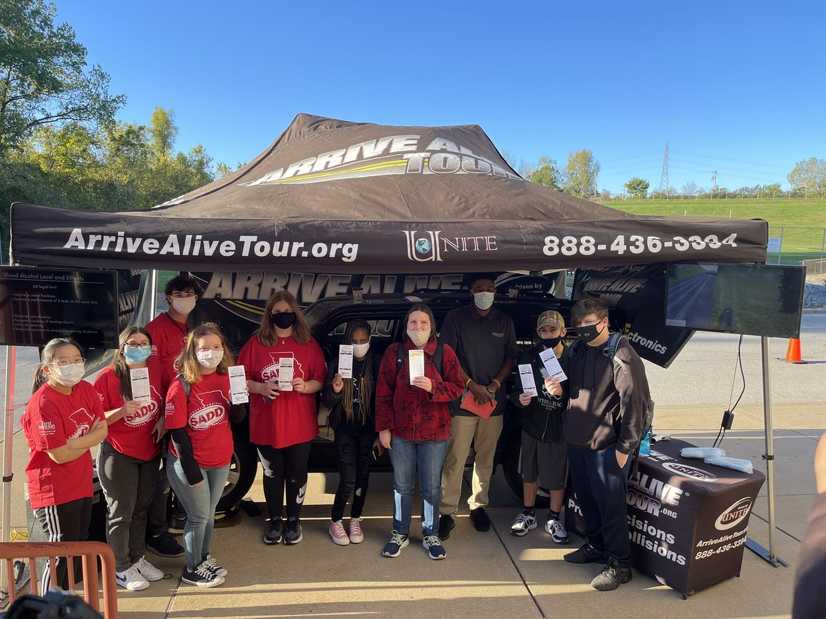 FHS SADD hosted the Arrive Alive Tour today to teach our students the impact of impaired driving.  Dr. Fregeau joined the students to participate in the simulation.                                #arrivealive 
<a href="/foxc6super/">Dr. Paul Fregeau</a>