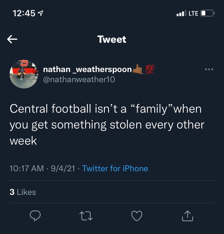 hallsbarstool22's tweet photo. @BOBCATNATION22 @CENTRALBAR22 dang, your own team too? @nathanweather10 https://t.co/yRqjLWZ8na
