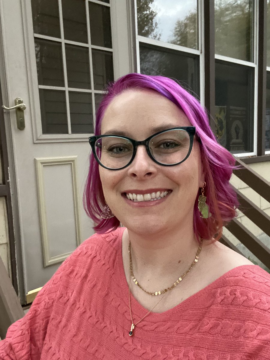 HENStp's tweet photo. π§΅ Happy #MEAWeekend! The #KeepStPaulHome campaign is thankful for the support of Mercedes Lee, @SPFE28 member and teacher at Maxfield Elementary. π‘
Β
β
Be a YES voter with Mercedes to #KeepStPaulHome by November 2! (1/2) https://t.co/K9PxtFW86N