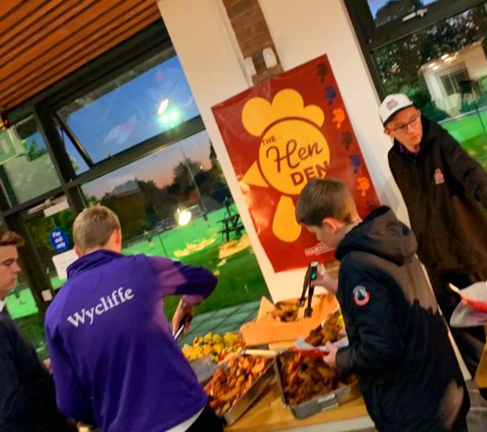 HhWycliffe's tweet photo. We really enjoyed sending our Boarders off for half term with our #HenDen menu tonight #HowTastyIsThat @HhRgulley @WycliffeHead @WycliffeCollege https://t.co/acKt11rAoz