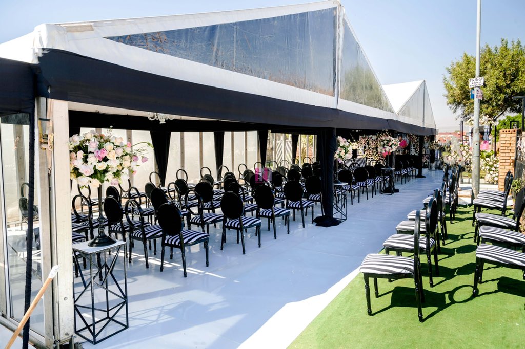 nonoevents's tweet photo. #DignifiedSendOff #RIP
Condolences to @somizi & the family
#FuneralService #FuneralServiceSetup
#FuneralServiceDeco #FuneralCeremony
#GlassMarquee #Black&WhiteTheme
#Candles #Flowers #Deco
#NonoEvents https://t.co/9BXir622AF