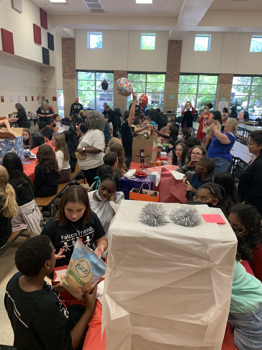 KendraB1908's tweet photo. Celebrating our Falcon Friends with a little celebration! @FowlerFalcons07 https://t.co/YPeKLyEiA9