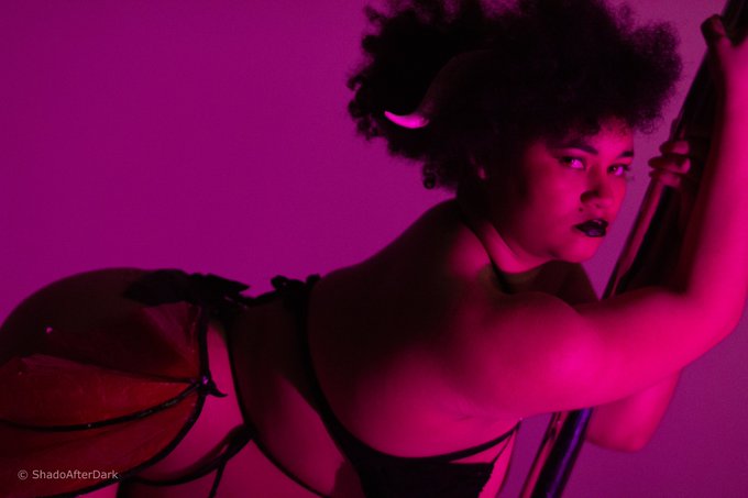 it's a sexy succubus #tbt today uncensored pics from this set on of today Happy Haloween🖤 https://t.<a href="/tag/tbt"class="tags">#tbt</a>