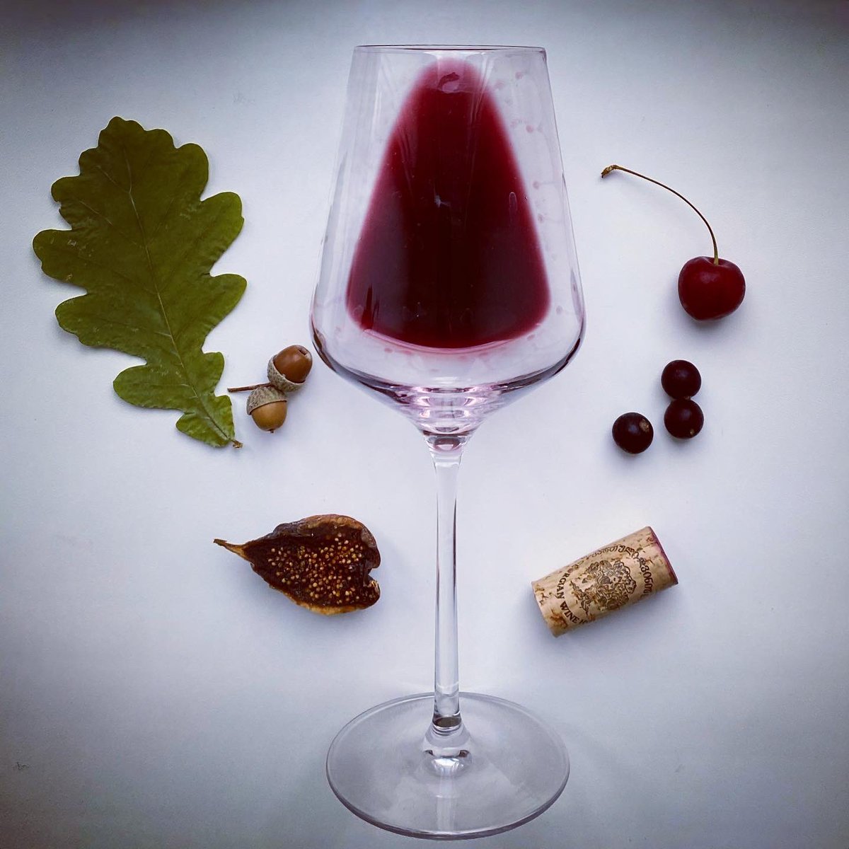 vingelist's tweet photo. Parosmia after covid - a death of a sommelier or a RISE OF THE PHOENIX?... I dedicate this post to all who have encountered complete or partial loss of smell after covid.
#vingelist #parosmia #паросмия #re-wine https://t.co/cKo9cztBpm