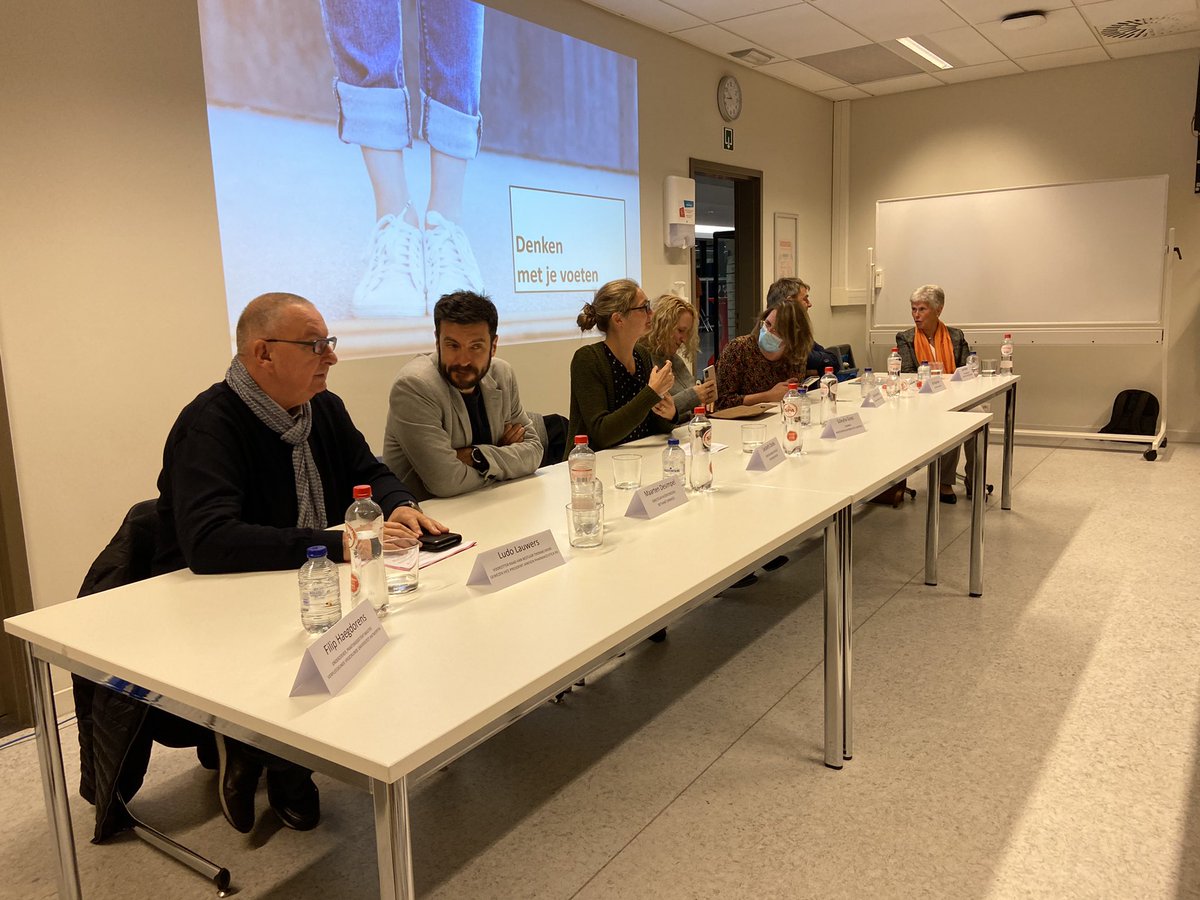 KoenBossche's tweet image. Boeiende avond ‘Verpleegkundig Leiderschap’ met onze fijne studenten verpleegkunde uit fase 4 van Thomas More Turnhout. Samen met inspirerende leiders… @ThomasMoreBE @NVKVVnetwerkVPK @Zorgambassadeur @AUVBUGIBAKVB @VLHORA_nieuws