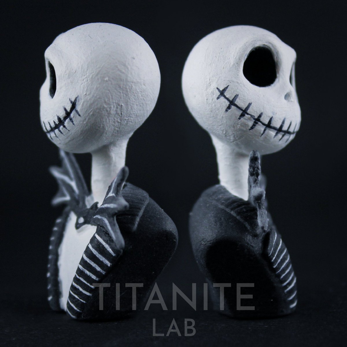 TitaniteLab's tweet photo. Jack Skellington, altezza 5 cm, stampato su Elegoo Saturn con resina Water Washable, dipinto a mano con acrilici.

Crediti:
Jack Skellington da Disney
Artista: Raf Grassetti
Stampante: Elegoo Saturn

#jackskellington #jack #halloween #creepy #stopmotion #disney #titanitelab https://t.co/eUSBndYlK4