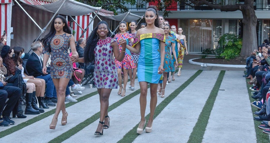 fantabela's tweet photo. The finale walk with my models. The show was fantastic. Thank you @sanfranciscofashionweek

#waxfashion #fashionista #fashionblogger #ankarastyles #africanprint #africa #fashiondesignerlife #runway https://t.co/fOMGLcFFLA