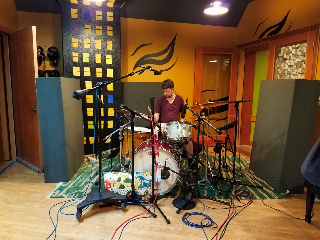 tmsNeverGiveUp's tweet photo. @muller.sacha is not just the most badass recording engineer, but also an impeccable drummer! https://t.co/JoDeFTVVlj