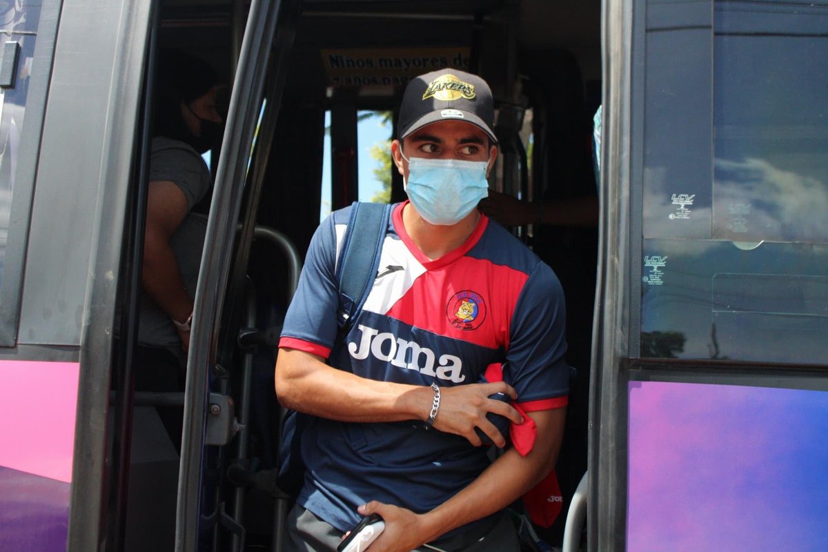 CDeportivoFAS's tweet photo. Nuestra #ReservaFAS viajó esta mañana rumbo a Jocoro para la Jornada 14.

El partido será a las 2:00 p.m. en donde el equipo va reforzado con el delantero Javier Bolaños #34 de la Categoría Mayor. 

#CDFAS #ElSalvador #LMF https://t.co/lM5byZhBdk