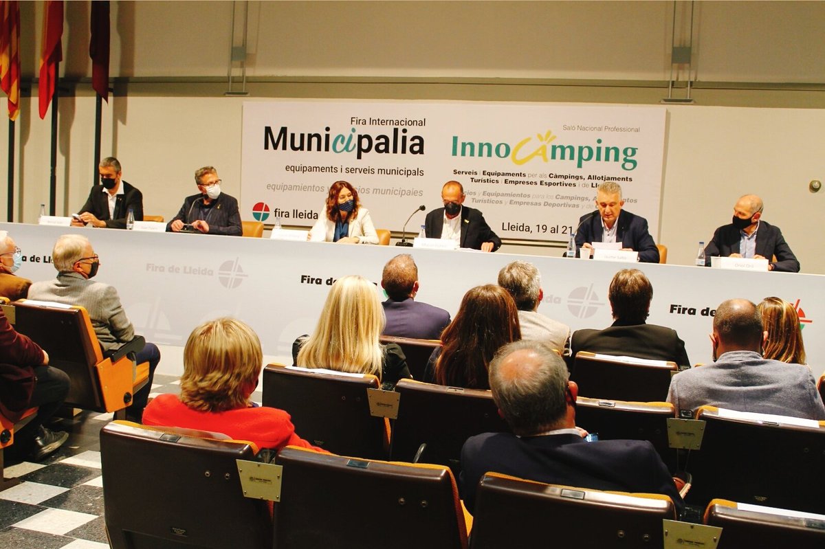 jose_crespin's tweet photo. Punt i final a la 21a Fira #Municipalia i el 5è Saló #Innocamping. Serà recordada com la fira de la reactivació després de l'aturada de la pandèmia i la que va estimular l'activitat i nous projectes als nostres pobles i ciutat. Enhorabona a tot l'equip de @FiradeLleida1 https://t.co/gPAKJmz4RO