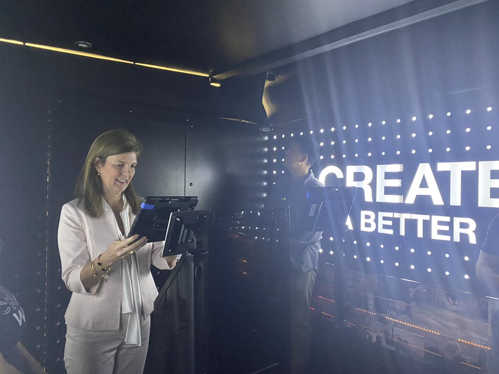 PamelaEvette's tweet photo. This new, immersive experience aims to inspire job seekers, students, parents and teachers with the possibilities of a rewarding career in modern manufacturing and providing resources to helping them become creators. #SCWorkforce https://t.co/fPKqngqZki
