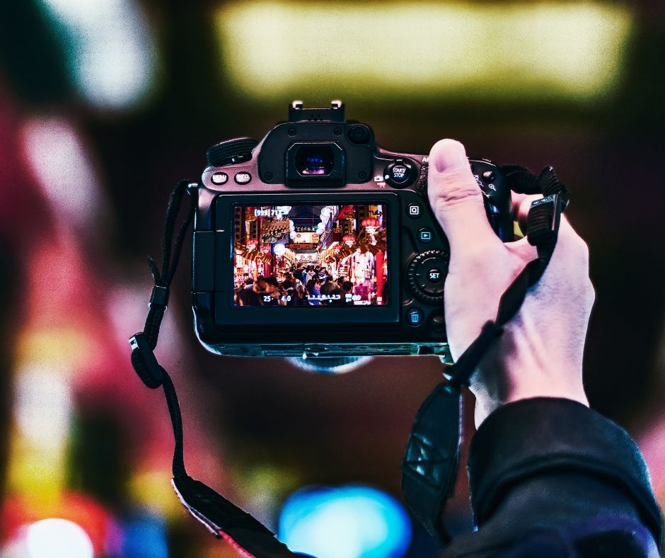 4weekwebsite's tweet photo. Live video should be a part of, not the center of your digital strategy. https://t.co/PqGWXpgC6a