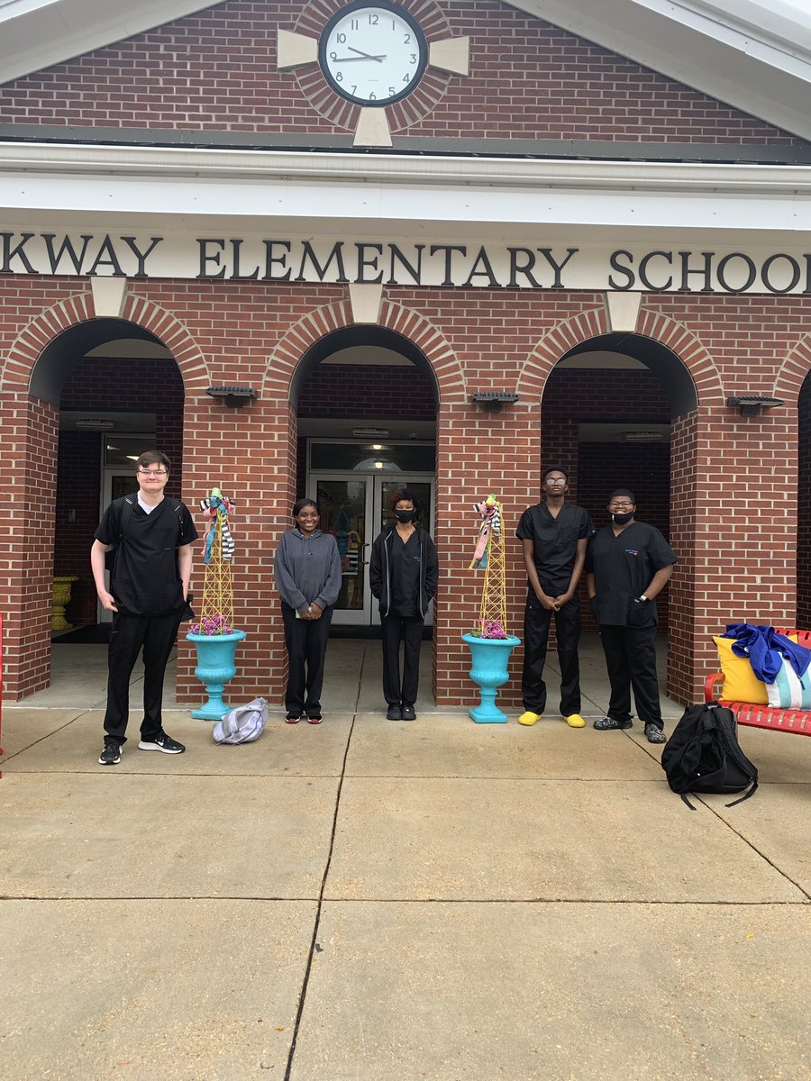 CareerTech_TPSD's tweet photo. Teacher Academy students spent their first day of field experience at Parkway Elementary where they worked with kindergarten and 1st &amp; 2nd graders. #futureeducators #teacherprep #cte #TPSD https://t.co/R0LhMxlHSl