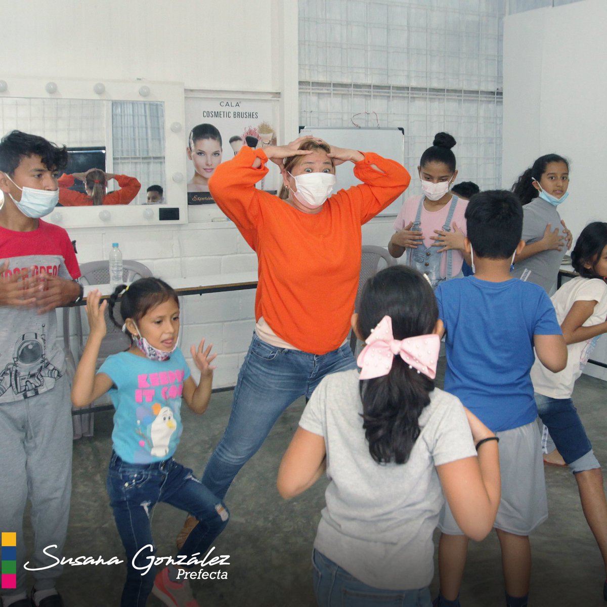 PrefGuayas's tweet photo. ¡Fomentamos el arte y cultura en los cantones de Guayas!

Continuamos los talleres gratuitos de canto, guitarra, y teatro en el cantón Palestina.

Nuestras niñas, niños, adultos y adultos mayores participan de este espacio inclusivo https://t.co/o0Rv3oTsPH
