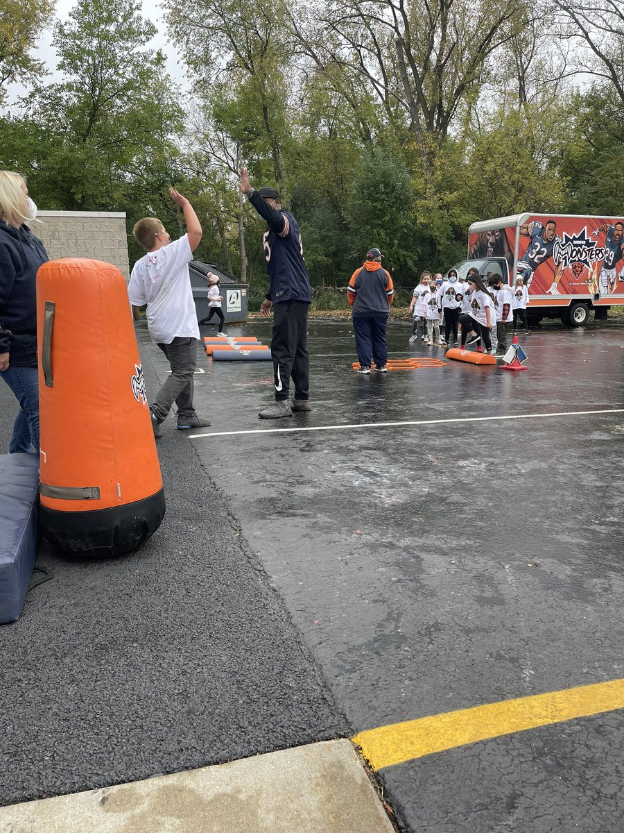 Loved having the Chicago Bears Mini Monsters at Lotus! The kids had a great time and loved learning about being and staying healthy!! #GoBears <a href="/D114Lotus/">Lotus School</a> <a href="/BearsOutreach/">Chicago Bears</a>