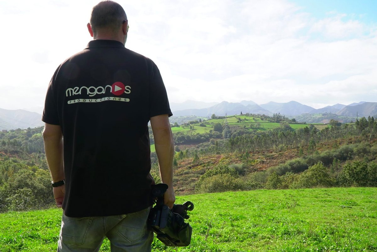 Asturias, que fácil nos lo pones... 🎥
Encuadres donde encuadres, siempre hay algo bonito que mostrar. 🌿😍
Hoy en Piloña, tierra de asturcones 🐴 y de #hórreos espectaculares. 👌🏻

#comunicación 
#audiovisual 
#videomarketing 🎬
#MenganosProducciones ▶️