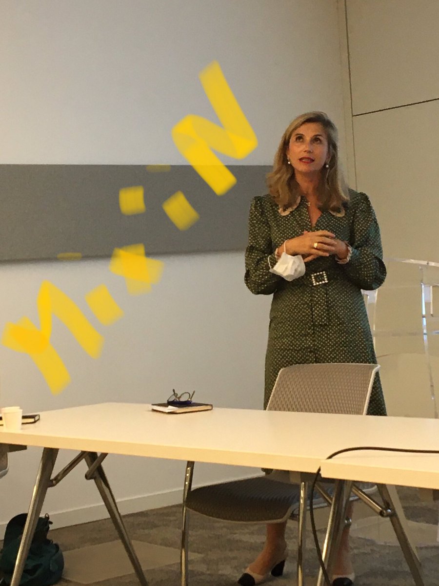 barret_anne's tweet photo. Sympa d’ échanger avec @Val065 ce matin lors de la journée ambassadeur #AXAMixiN #mixité #finance https://t.co/tibvoxxbmW