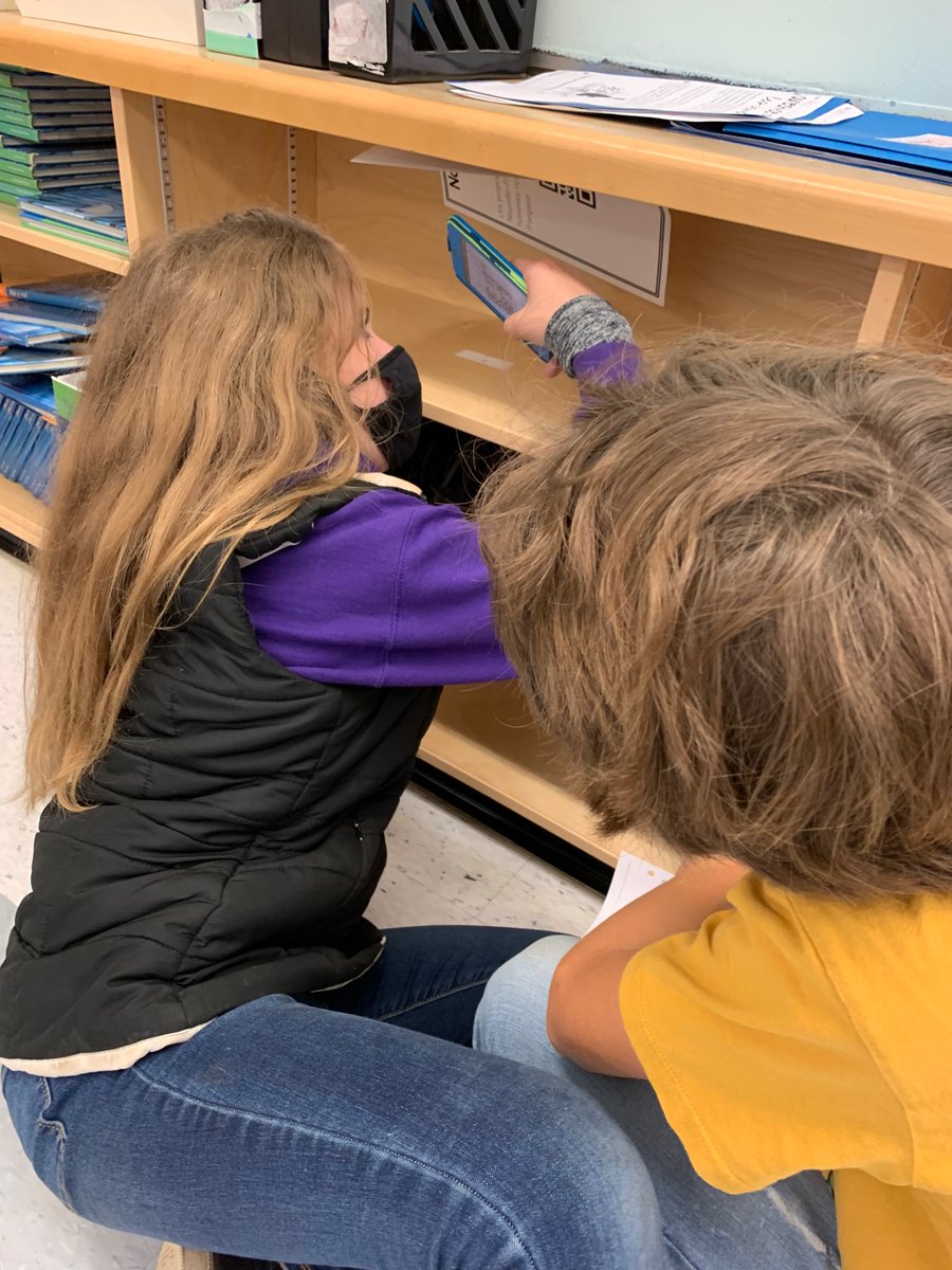 OcsbCds's tweet photo. Using QR codes to search for definitions for our unit vocabulary about New France! Making learning new vocab in a new language fun! @MichaelFitzOCSB https://t.co/AgC7nQKoyU