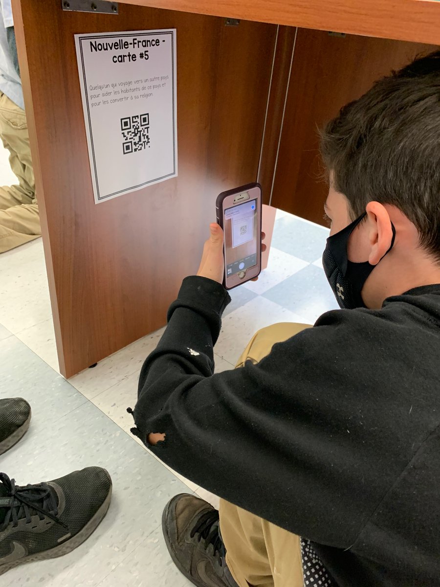 OcsbCds's tweet photo. Using QR codes to search for definitions for our unit vocabulary about New France! Making learning new vocab in a new language fun! @MichaelFitzOCSB https://t.co/AgC7nQKoyU
