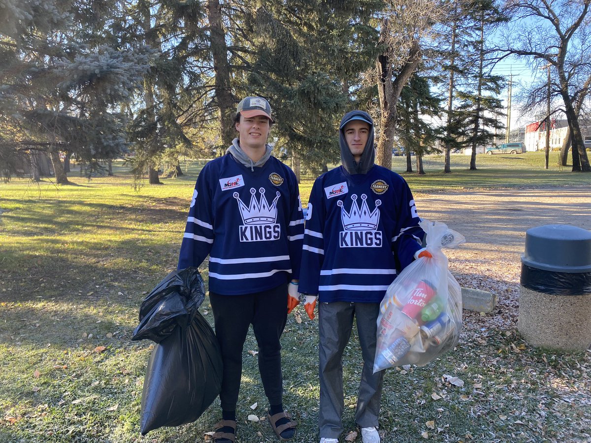 dauphinkings's tweet photo. This morning we cleaned up several parks around Dauphin as part of the @RecycleMB #cleanmb program!
Do your part in keeping your community clean by picking up litter and always recycling!
#RecycleEverywhere https://t.co/i8rjM72UCH