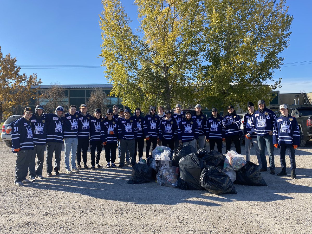 dauphinkings's tweet photo. This morning we cleaned up several parks around Dauphin as part of the @RecycleMB #cleanmb program!
Do your part in keeping your community clean by picking up litter and always recycling!
#RecycleEverywhere https://t.co/i8rjM72UCH