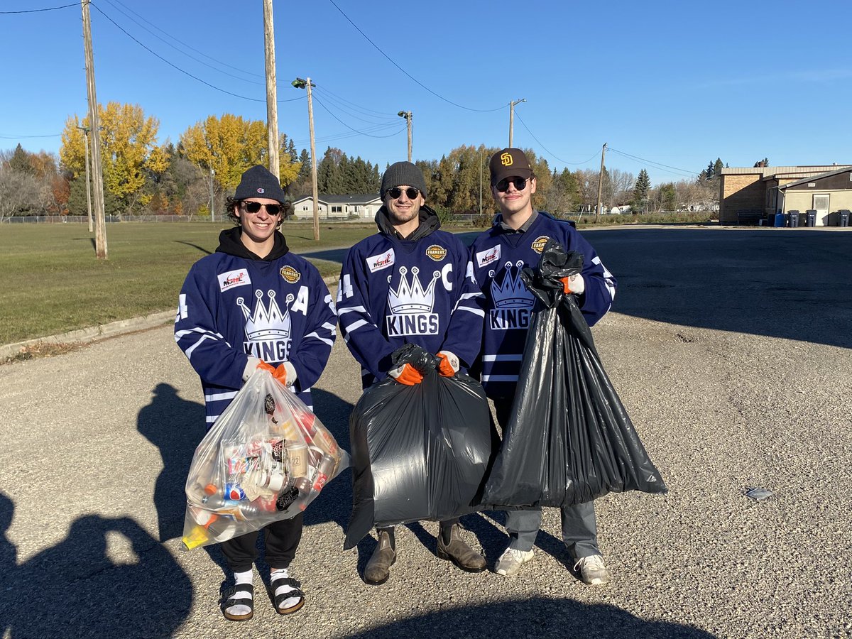 dauphinkings's tweet photo. This morning we cleaned up several parks around Dauphin as part of the @RecycleMB #cleanmb program!
Do your part in keeping your community clean by picking up litter and always recycling!
#RecycleEverywhere https://t.co/i8rjM72UCH