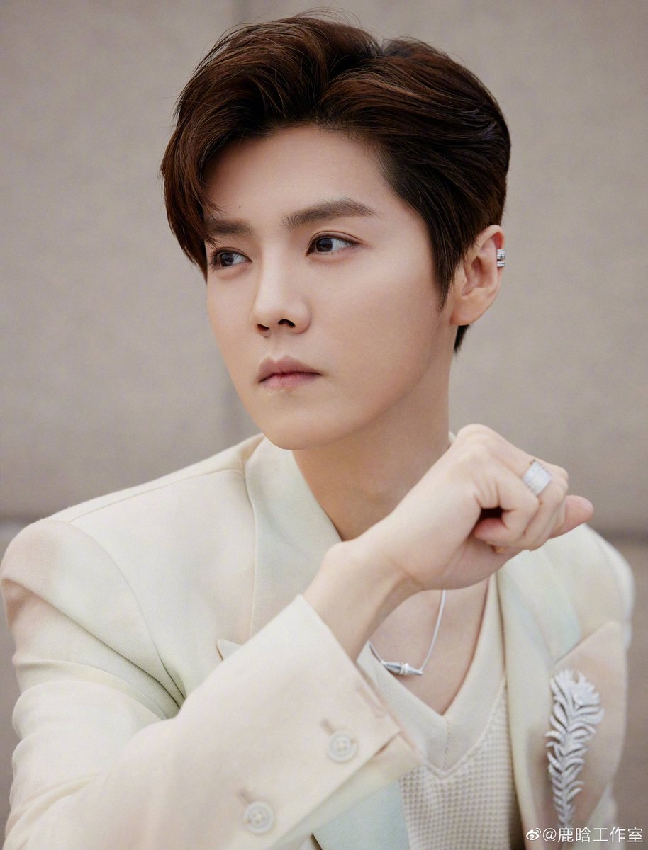 luhansbody's tweet photo. luhan studio update for luhan X bouchern https://t.co/fhwMp7QJHE