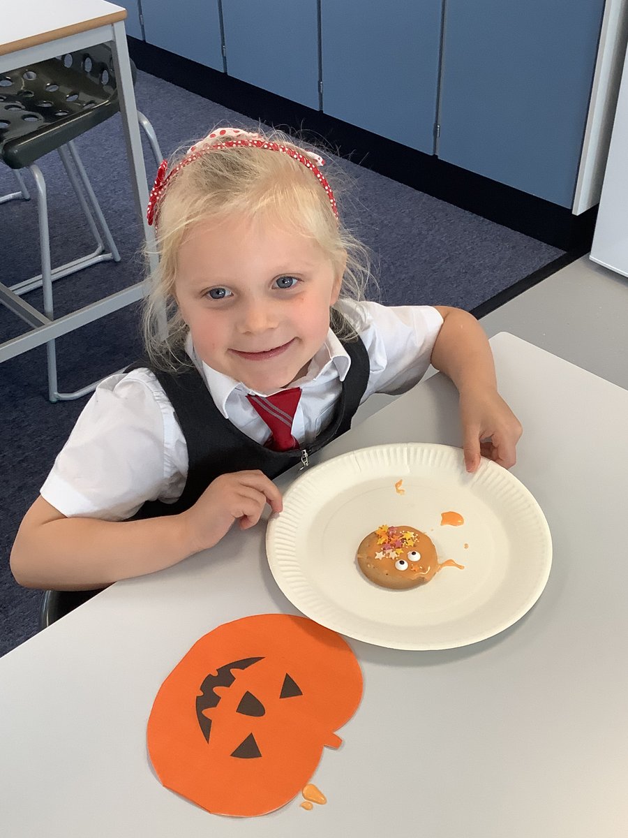 AnkerValleyAcad's tweet photo. Dragonflies have had great fun today in our fantastic cooking room decorating their pumpkin biscuits. They used orange icing and then added sprinkles and spooky eyes; they look delicious! https://t.co/NAfSoRifzV