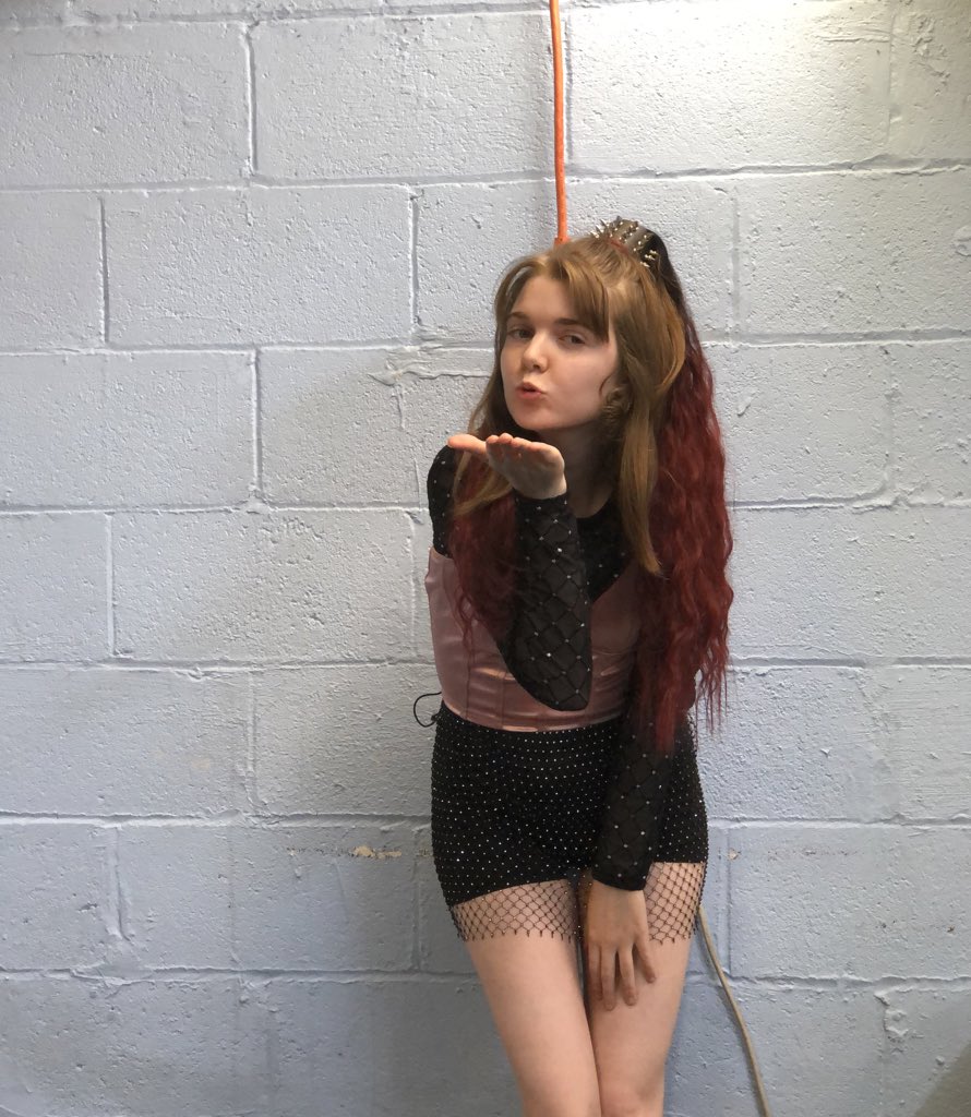 jinnieslu's tweet photo. My K Howard (musical costume not historical) costume for Halloween!! #six #sixthemusical #khoward https://t.co/yID1Qxagw3