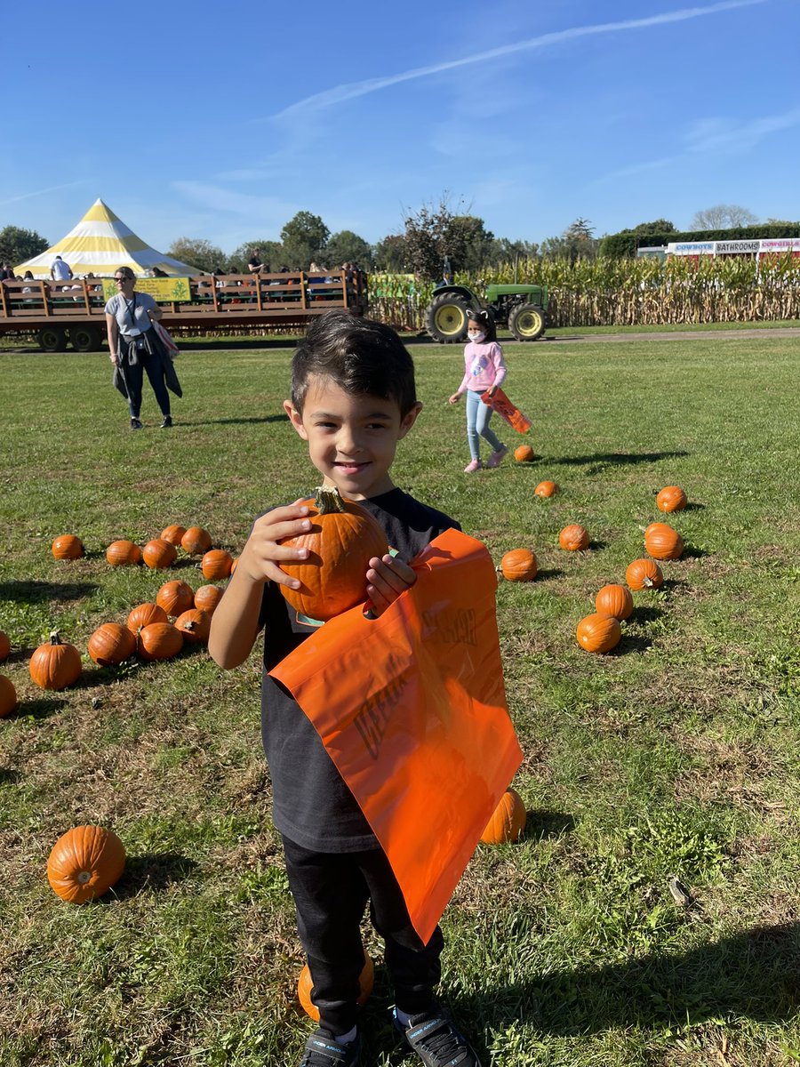 dacosta_margie's tweet photo. Had a great time at the farm today!#whitepostfarm @MsKrawciw @MrsMaffettone https://t.co/xg6ry2jPJw