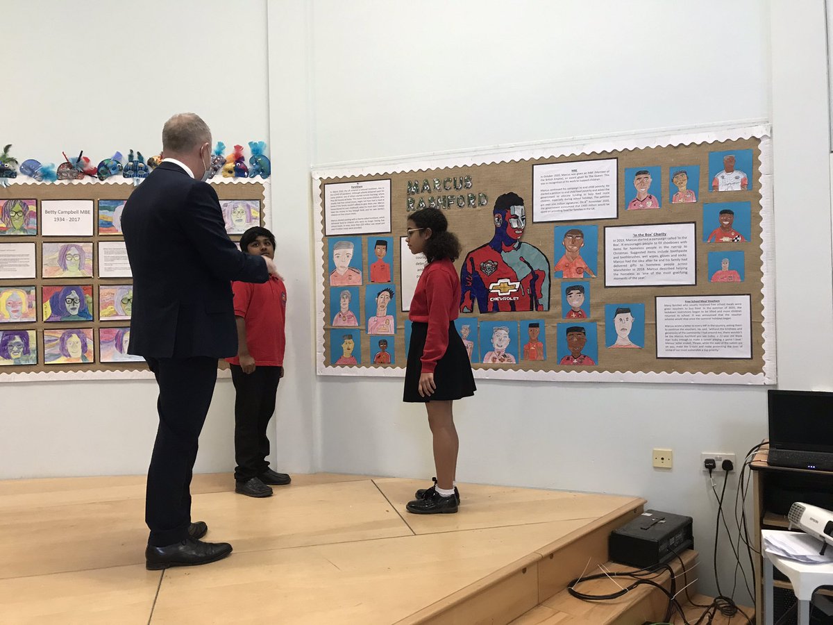 Y5 talking to Jeremy Miles MS, Minister for Education and Welsh Language, about @MarcusRashford an inspirational person they’ve been learning about. @fmwales @wgmin_education @CSCJES @BameedWales @theredcardwales @rcccymru @ChantyHaughton